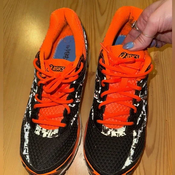 Like new ASICS men’s sneakers size 11 👟 - Picture 6 of 9